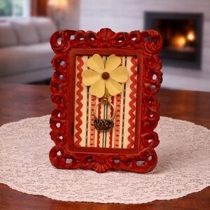 New! Vintage Faux Decorated Ring Holder Frame Display